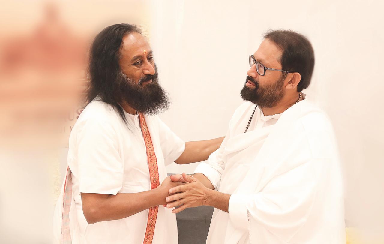 Pujya Gurudevshri Rakeshji with Pujya Sri Sri Ravi Shankarji